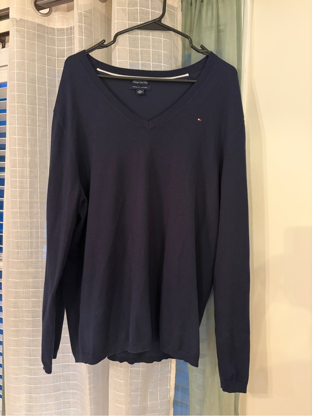 Tommy Hilfiger Men's Navy V-Neck Sweater